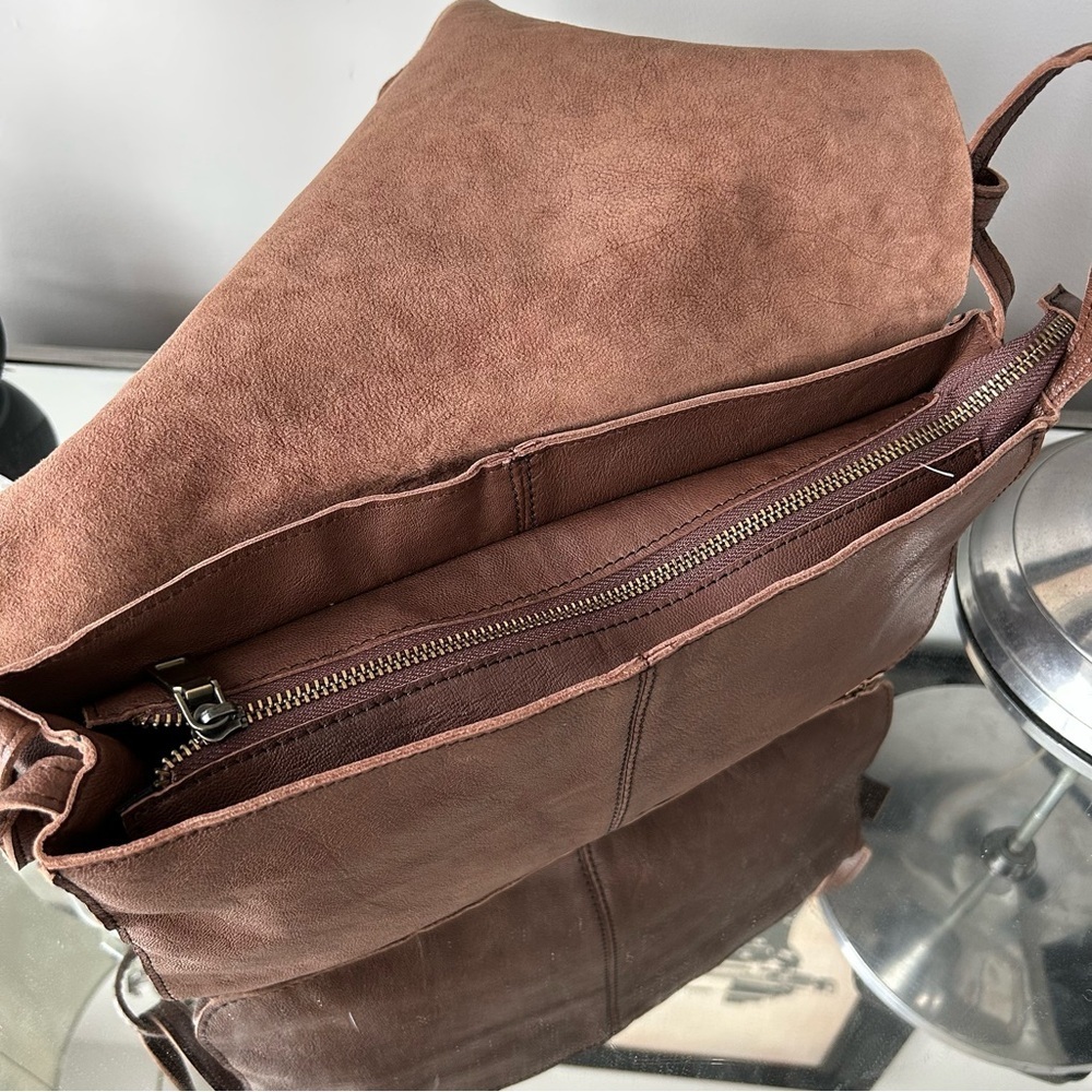 Vendange Genuine Leather Crossbody Satchel Bag - Picture 4 of 8